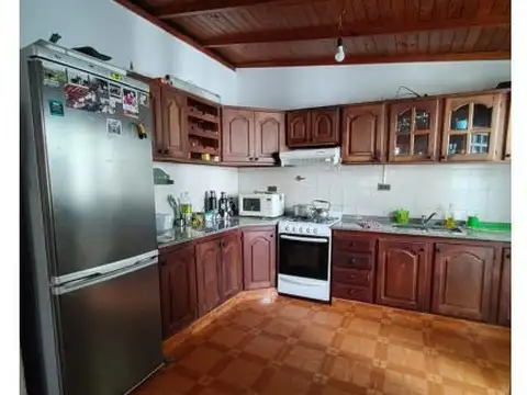 Casa interna tres dormitorios, Zelaya 1200.