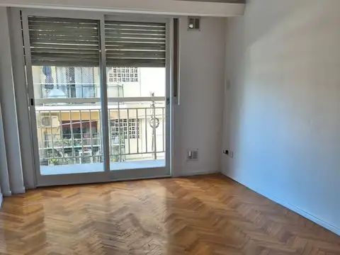 Departamento en Alquiler en Flores, $ 850.000