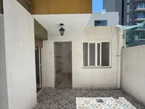 VENTA DPTO 2 AMB QUILMES CENTRO PATIO