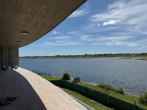 VENTA CASA PUERTOS DEL LAGO MUELLES ESCOBAR