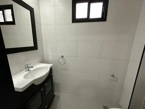 Depto Tipo Casa 3 ambientes con 2 baños