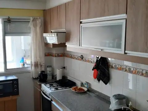 Departamento de 3 ambientes amplio con balcon y cochera