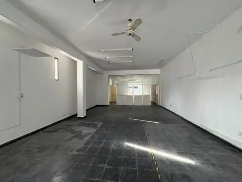Local en Alquiler en Campana, USD 1.200