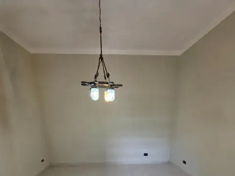 Depto Tipo Casa en Alquiler en Liniers, $ 1.400.000