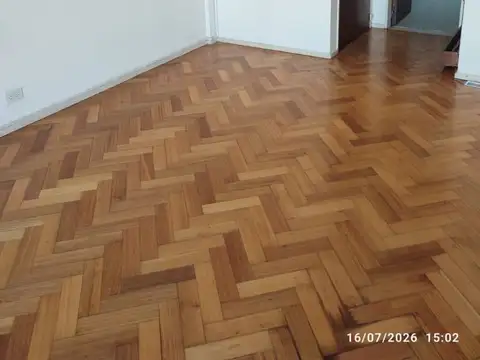Avenida Hipólito Yrigoyen 1500