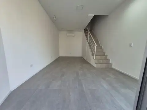 Local en Alquiler en Funes, $ 1.200.000