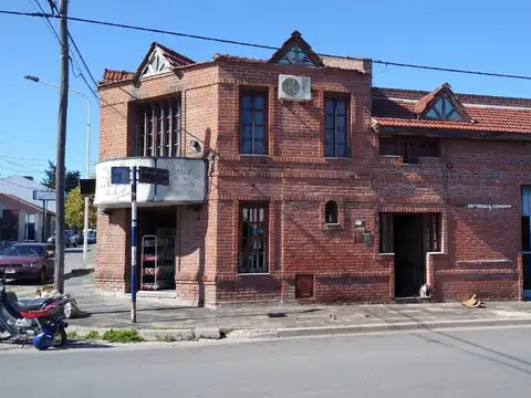 Casa en Venta - 4 Dormitorios 3 Baños - 200mts - Tandil