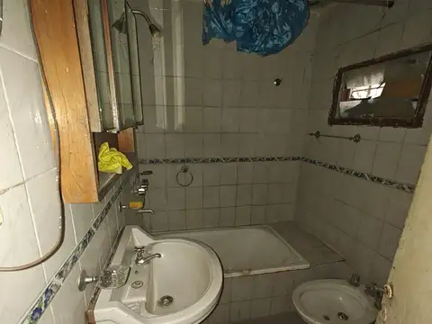 Casa 2 ambientes con 2 baños