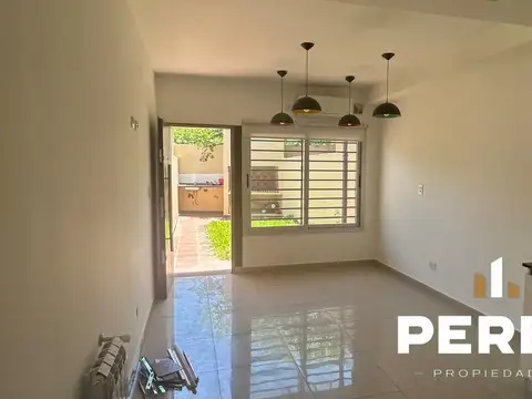 Depto Tipo Casa 3 ambientes con 2 baños