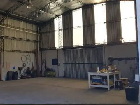 Depósito en Venta en Ituzaingo, Thornes 600