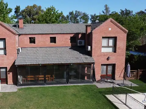 Casa 6 ambientes con 3 baños