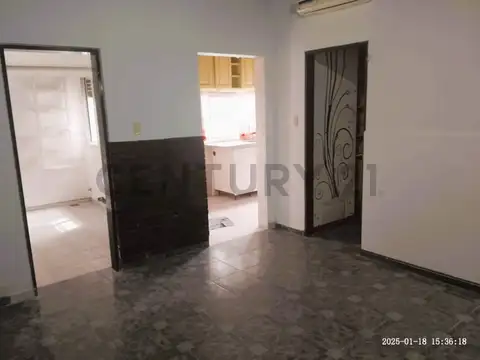 Almirante Solier 5500, Piso 0