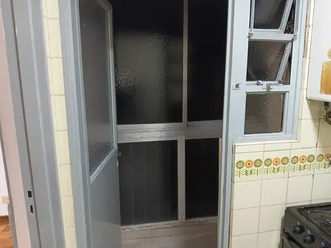 DOS AMBIENTES EXCELENTE UBICACION