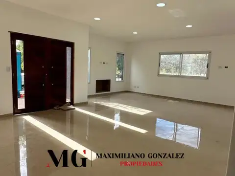 Casa 6 ambientes con 2 baños