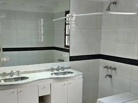Departamento de 3 ambientes con cochera en venta en Caballito Norte
