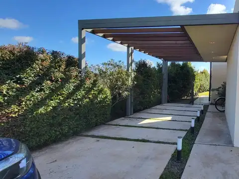 Casa en Alquiler de 3 dormitorios
