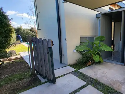 Casa en Alquiler en Pilar del Este - Santa Emilia, USD 1.450