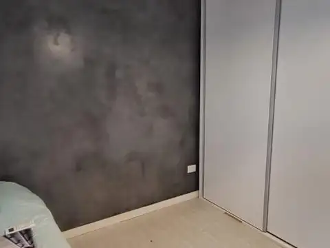 Casa en Alquiler con 4 cocheras