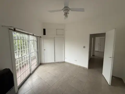 Depto Tipo Casa en Alquiler de 3 ambientes