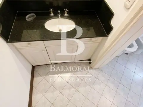 Av. Enrique Shaw 1700