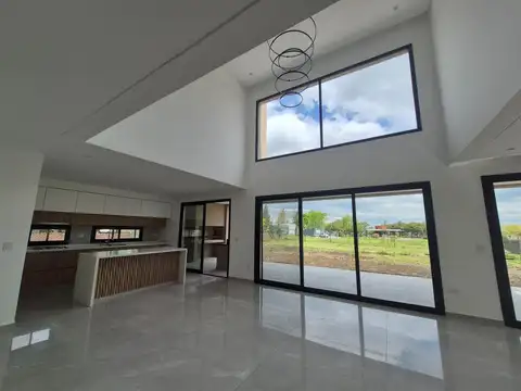 Casa 5 ambientes con 3 baños