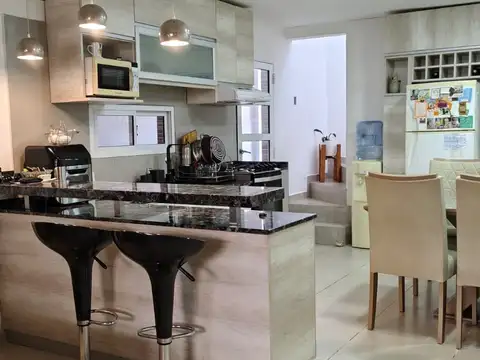 En venta hermoso duplex familiar con pileta en Oro Verde