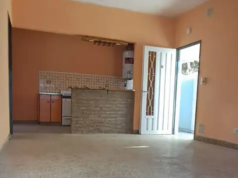 DEPTO 3 AMB. PB. JARDIN Y PARRILLA