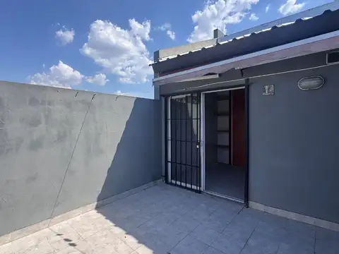 Depto Tipo Casa en Venta de 2 ambientes