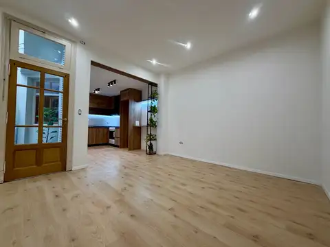 Depto Tipo Casa 4 ambientes con 2 baños