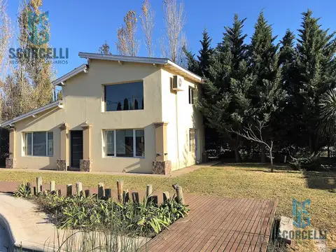 Exclusiva Casa-Quinta con Pileta - Gran parque - 3 ambientes en dos plantas  San Pedro