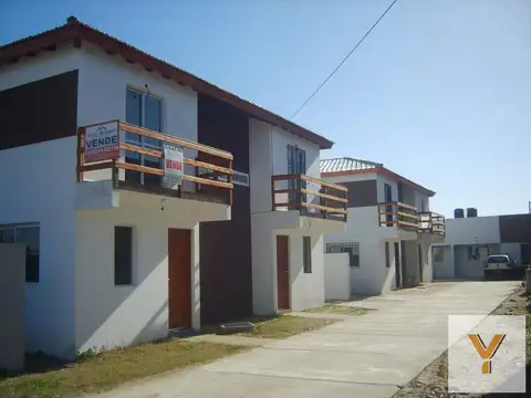 Casa en venta - 2 dormitorios 1 baño - 60mts2 - Mar Del Tuyu