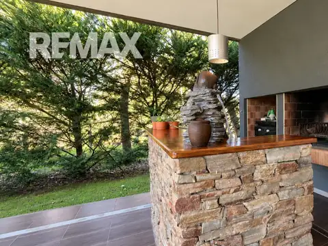 Casa en venta en Club de Campo Los Puentes – Luján