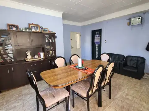 Casa 5 ambientes con 1 baño