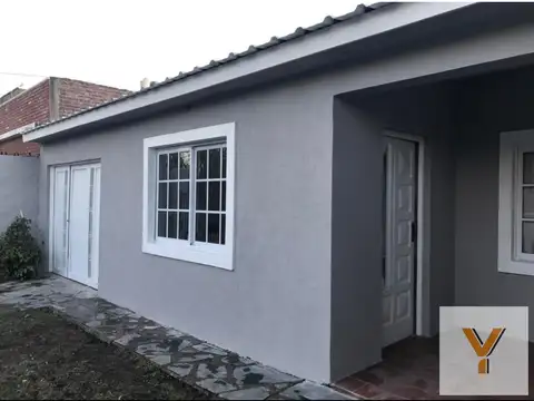 Casa en venta - 2 Dormitorios 1 Baño - Monte Grande