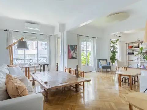 Av. Coronel Diaz y Av. Libertador