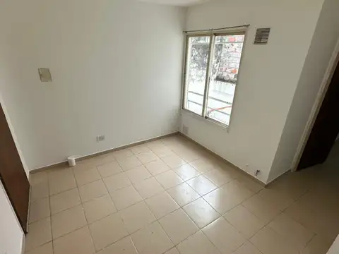 Departamento en Alquiler en Luis Agote, $ 280.000