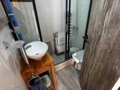 Casa 2 ambientes con 2 baños