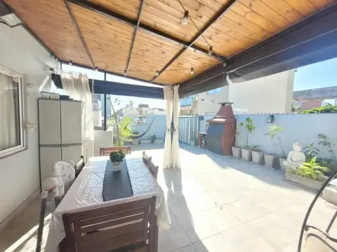 Venta de Ph con Terraza-Quincho en Monte Castro