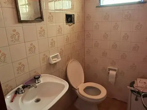 Casa 4 ambientes con 2 baños