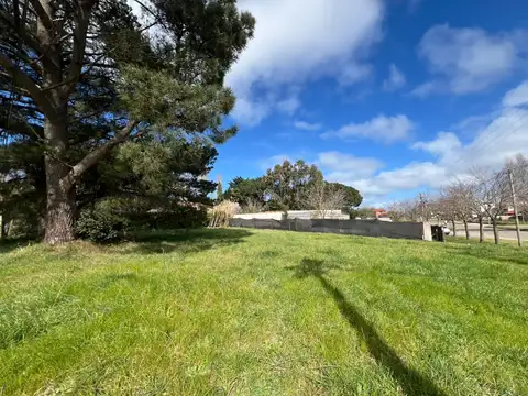 VENTA LOTE EN ESQUINA AV CHAPAR BARRIO PARQUEMAR 
