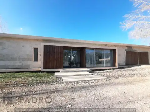 Casa 4 ambientes con 3 baños