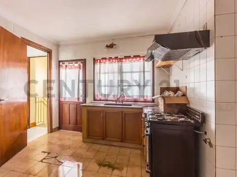 San Pedro 3800, Piso 0
