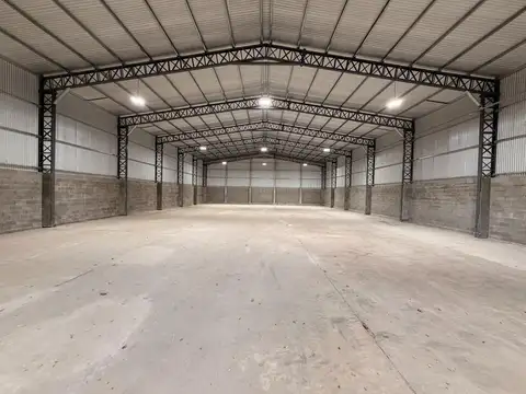 Importante Galpon de 800m2 en la Florida sobre Ruta 193