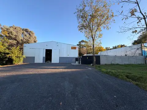 Importante Galpon de 800m2 en la Florida sobre Ruta 193