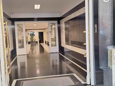 Oficina en Venta 84 años