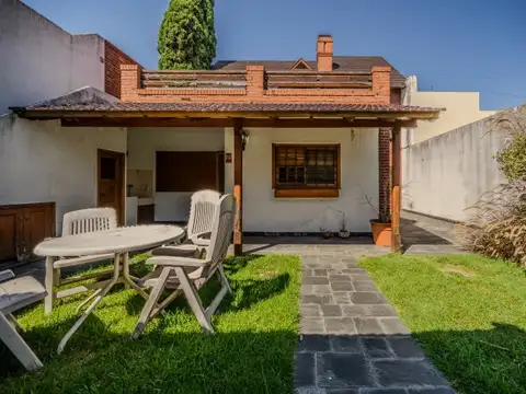 Casa en Venta con 3 cocheras