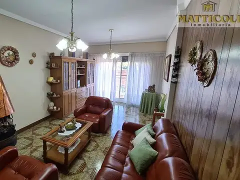Depto Tipo Casa en Venta 50 años