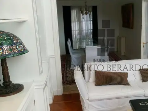 Casa en Venta con 4 cocheras