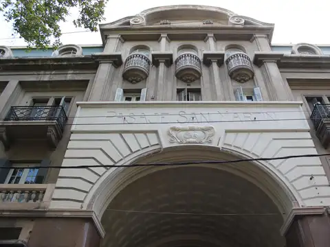DEPARTAMENTO EN VENTA PASAJE SAN MARTIN , PH Renovado , 2 baños , 3 dormitorios,  Terraza , parrilla