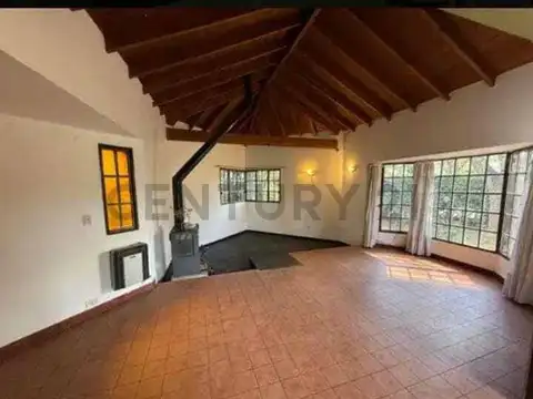 CASA A LA VENTA 3 DORMITORIOS ENTRE CAMINOS 488 Y 18 M.B.GONNET